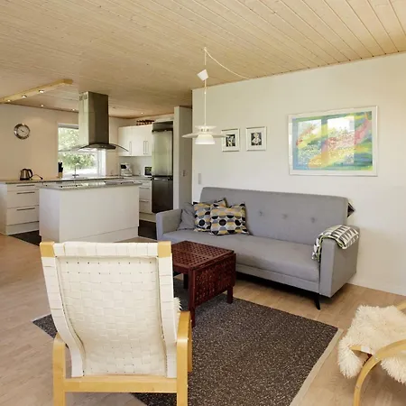 8 Person In Fjerritslev-by Traum