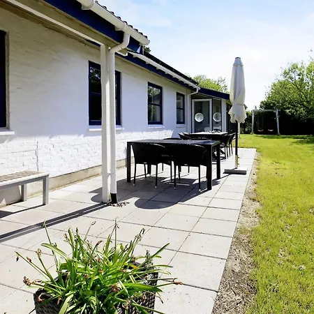 8 Person In Fjerritslev-by Traum